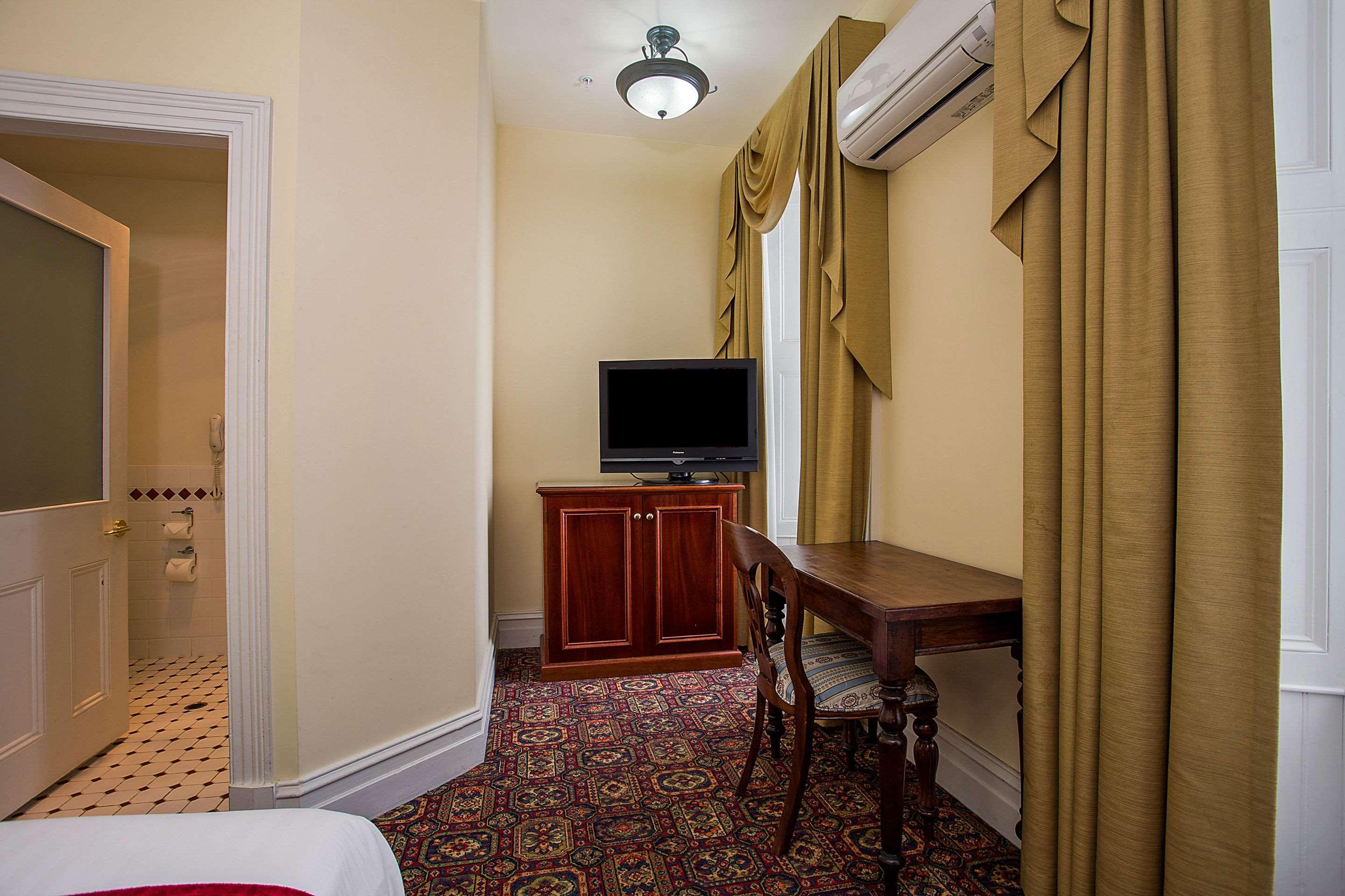 Quality Hotel Bentinck Портленд Экстерьер фото